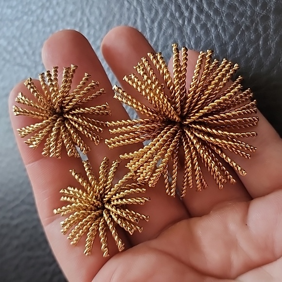 VTG brooch & clip earring set - Picture 2 of 12